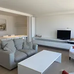 In With Ocean Views Apartmán *